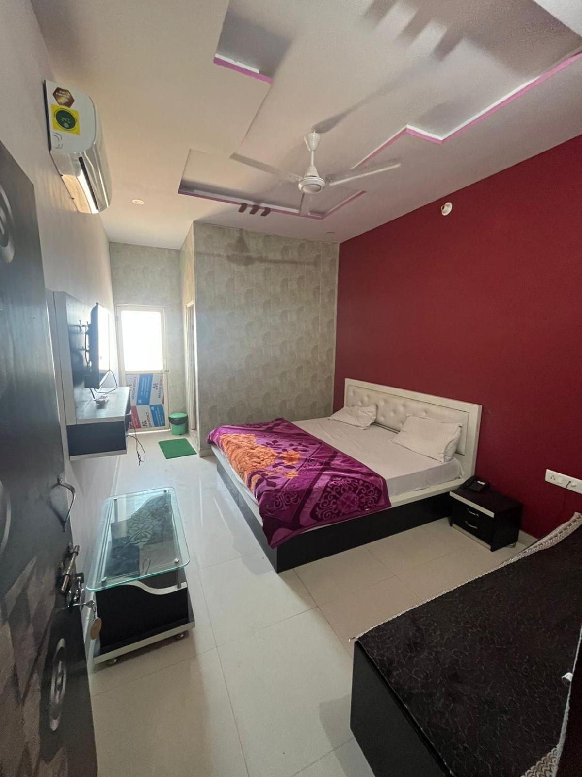 Hotel Aapno Shyam And Restaurant Khātu Екстериор снимка