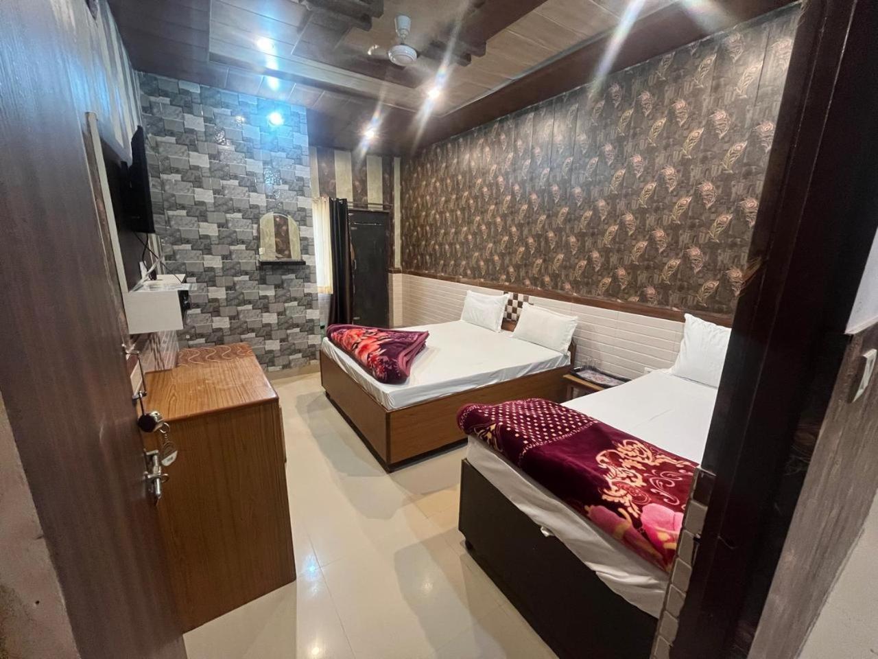 Hotel Aapno Shyam And Restaurant Khātu Екстериор снимка