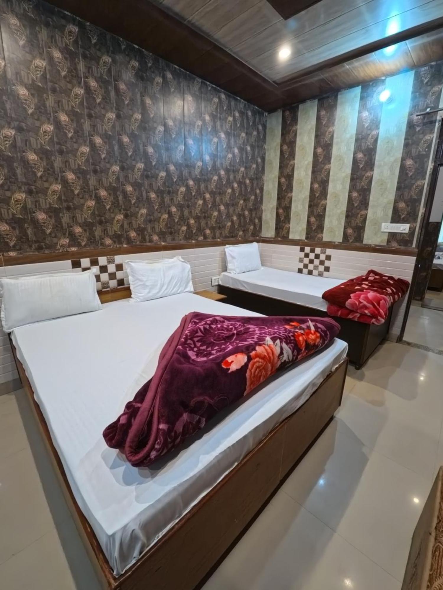 Hotel Aapno Shyam And Restaurant Khātu Екстериор снимка